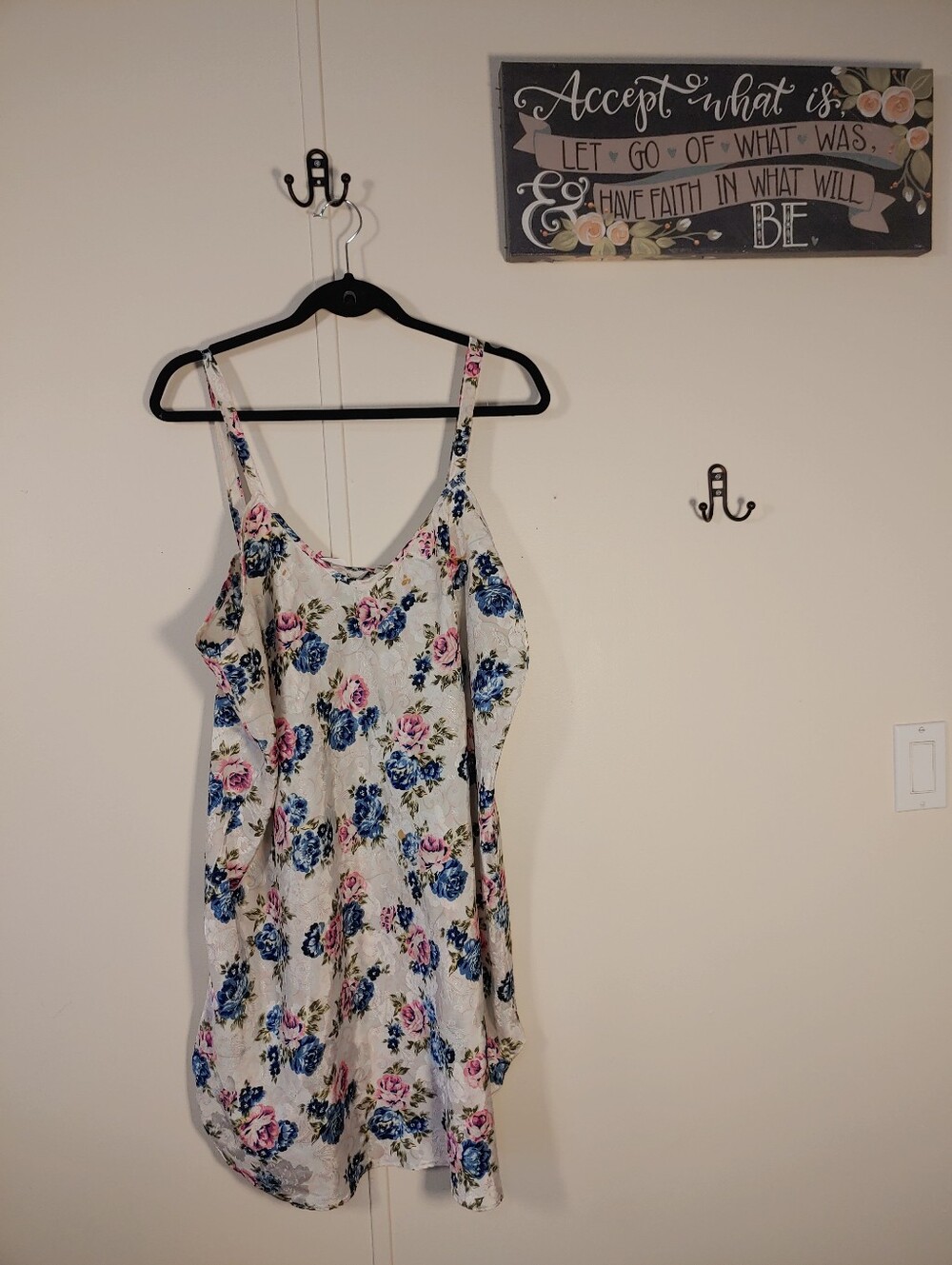 Sopre Intimates 22/24 White Silky Girly Floral Gorgeous Lingerie